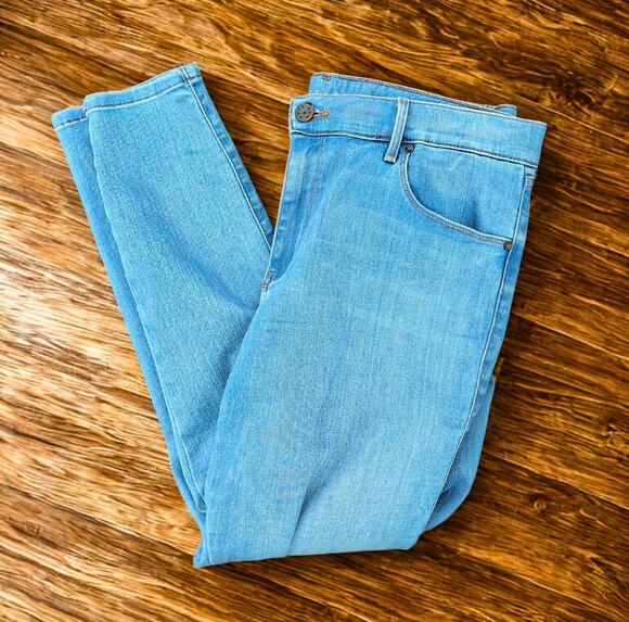 Mott & Bow Denim - Mott & Bow Jane Mid Rise Skinny Jeans Women’s 32x28 Light Blue Stretch Denim